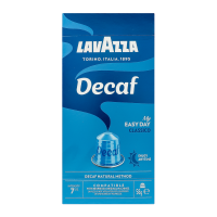 Кава Lavazza Decaf натуральна смажена мелена 10шт/уп. Склад: бленд Арабіки та Робусти, світле середнє обсмаження. Рекомендовані способи застосування/вживання: згідно з інструкцією по використанню обла