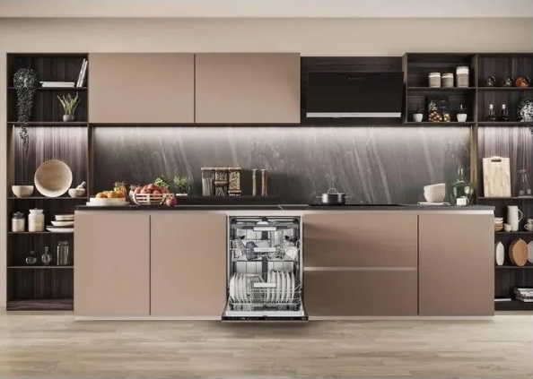 Посудомоечная машина Hotpoint встраиваемая, 15компл., A+++, 60см, дисплей, 3я корзина, белый