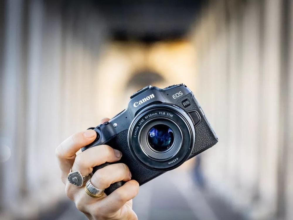 Цифр. фотокамера Canon EOS R8 body купить оптом в Киеве, Украине