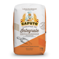 Борошно Caputo Integrale цільнозернове вищого сорту 1кг. Виготовляється за традиційною технологією помелу цілого зерна із очищенням зовнішньої оболонки. Склад: борошно цільнозернове з м`яких сортів пш