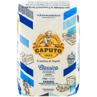 Борошно з м`яких сортів пшениці - типу "00" Классіка (Farina tipo “00” Classica 1 kg), вищого сорту. Краще спожити до: та номер партії (L) вказані на пакованні. Зберігати в сухому і добре вентильовано
