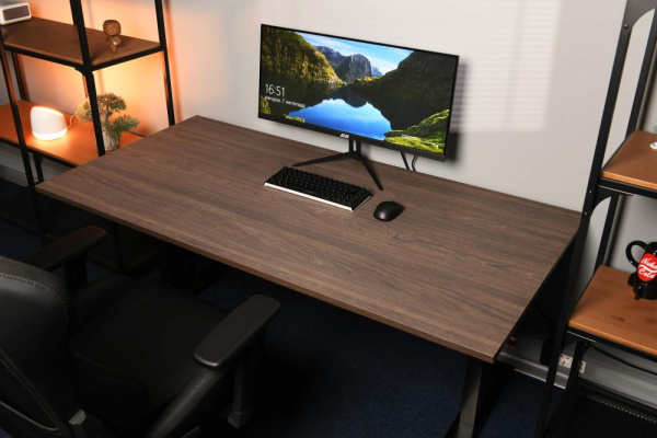 Стіл комп’ютерний 2E CE150WDARK, висота 62-128см, електропривод, стільниця 150x75см (темне дерево), металева база (чорна)