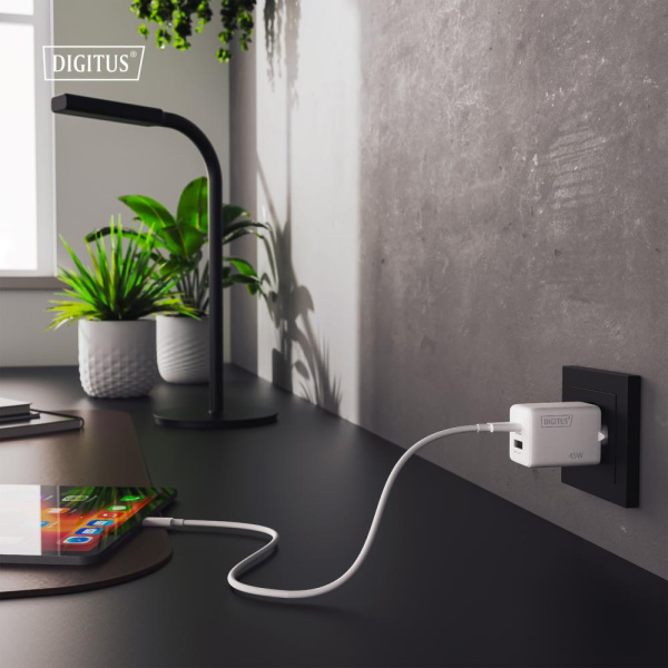 Зарядний пристрій DIGITUS GaN 1хUSB-C, 1хUSB-A, 45W