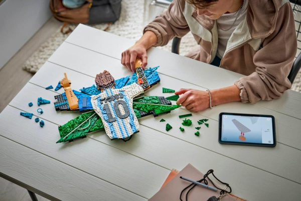 Конструктор LEGO Editions Football Ліонель Мессі — святкування