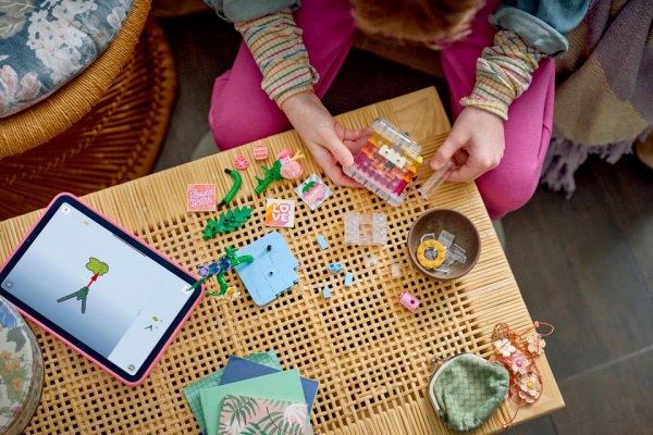 Конструктор LEGO Creator Флакон для парфумів із квітковим декором