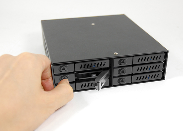 Отсек для накопителя CHIEFTEC Backplane CMR-625, 6x2.5" HDD/SSD, 1x5.25" EXT Slot, SATA, черный