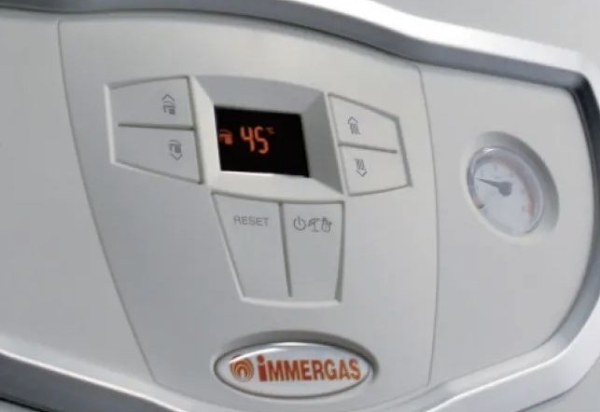 Котел газовый Immergas Mini Eolo 28 3 E двуконтурный, с турбированный, 28 кВт, с димоходом 71.MT7.00.36 в комплекте