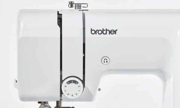 Швейная машина Brother 45E FS , компьют.,43 Вт, 40 швейных операций, дисплей, петля автомат, бело/черный